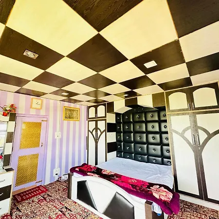 Sheen Homestay Gulmarg Exterior photo