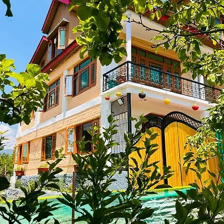 Sheen Homestay Gulmarg Exterior photo
