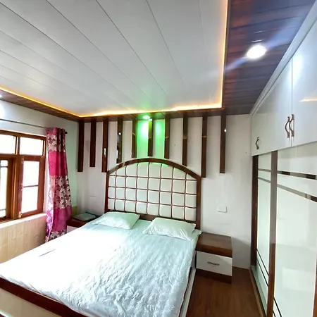 Sheen Homestay Gulmarg Exterior photo