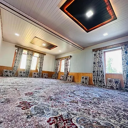 Sheen Homestay Gulmarg Exterior photo